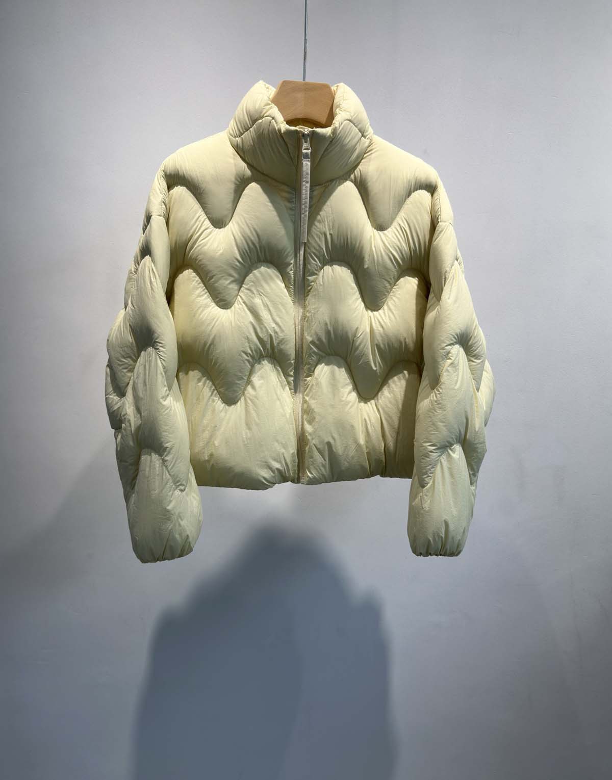 Wavy Pattern Stand Collar Down Jacket-05-2